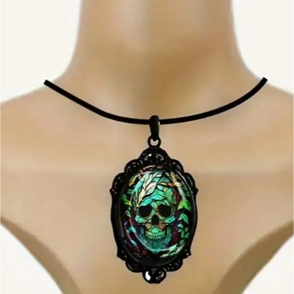 Gothic Skull Glass Pendant Necklace Vintage Style Choker Cameo Black Green NWOT - Picture 3 of 5